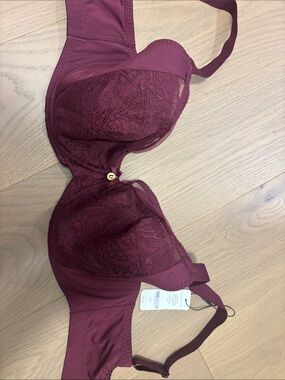 Understance Underwire Lace Bra in Deep Burgundy new with tags